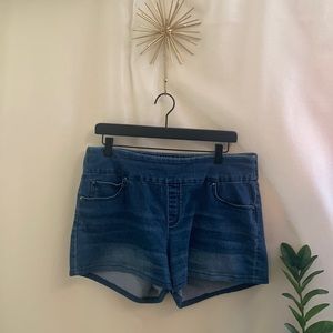 Stretchy jeans shorts